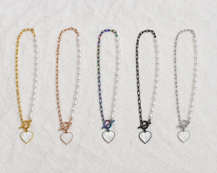 [FG-CHA-002] Collier Perles & Coeur (Doré)