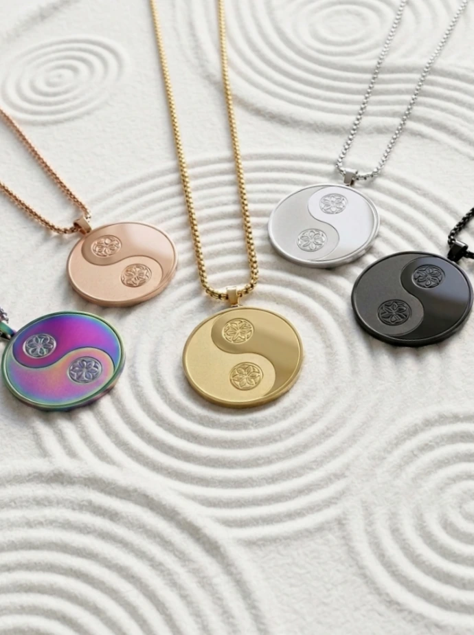 [FG-CHA-013] Pendentif YingYang - vibranium (Doré, Ø 2,5 cm)
