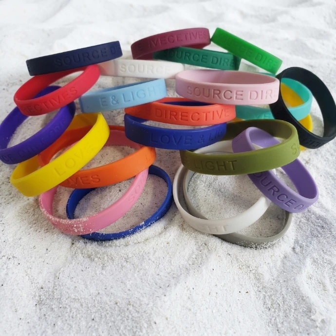 Lot de 2 bracelets Source Directives et Love & Light