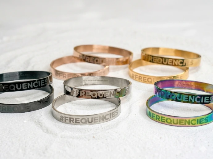 Bracelet Frequencies en inox (Doré, Large : 10 mm x 72 mm x 62 mm)
